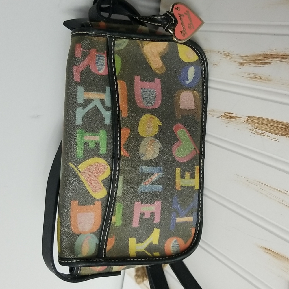 DOONEY AND BOURKE VINTAGE CROSSBODY SIGNATURE LOG - Picture 2 of 8